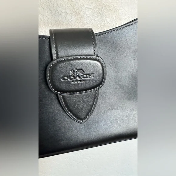 Coach Classic Black Leather Shoulder Bag - Picture 2 of 13